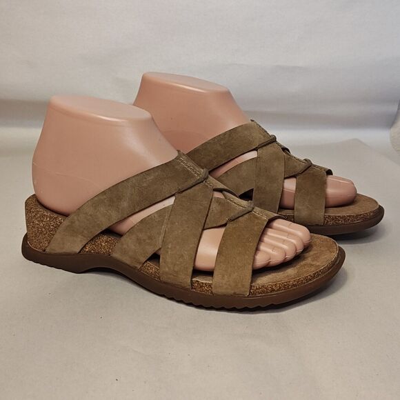 Clarks Greige Nub Mendocino Natural Slip on Sandals Size 6 M Strappy Cork - Picture 1 of 11